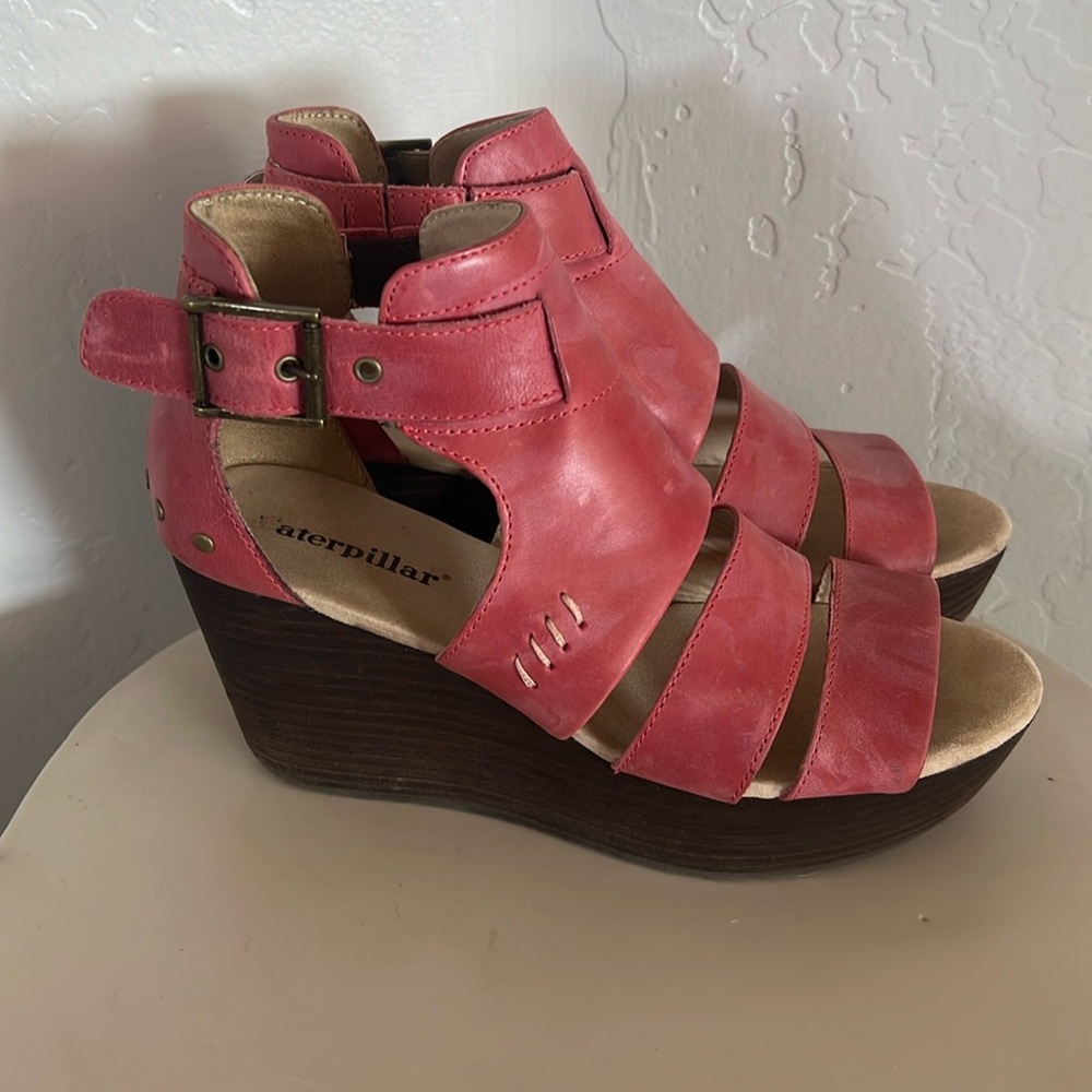 CAT-Caterpillar red distressed leather platform sandal - sz 8.5